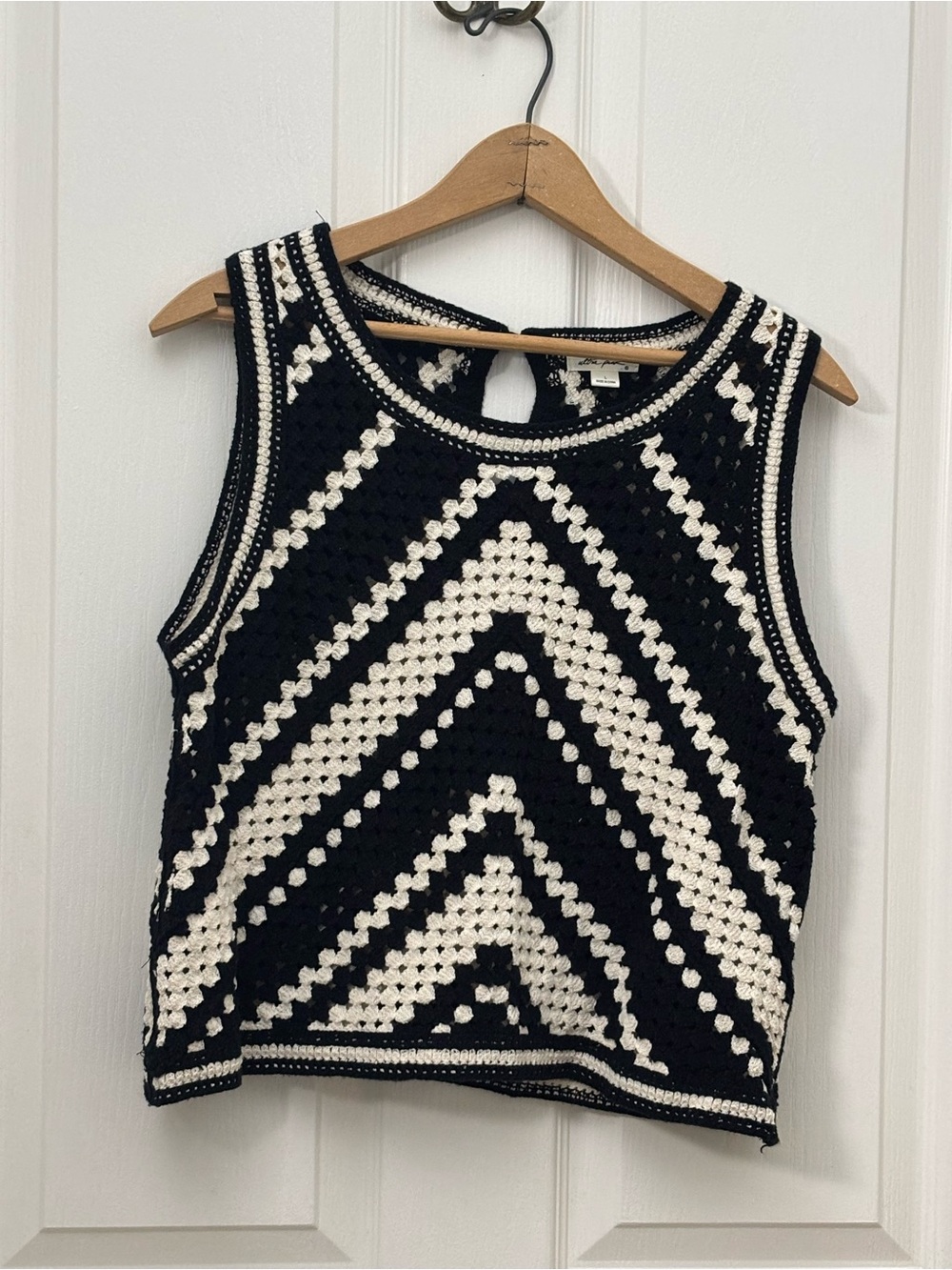 Ultra Pink Crochet Tank Top Women’s Large Black Cream Boho Sleeveless